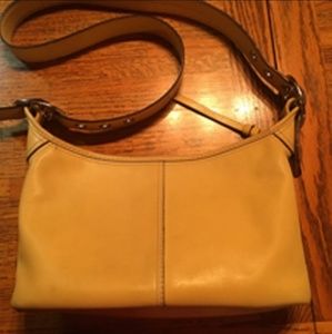 Coach, yellow shoulder bag.